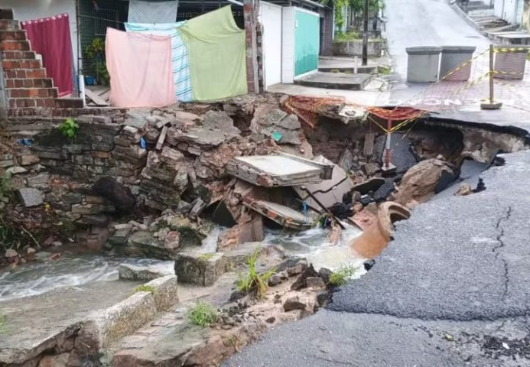 Defesa Civil mantém interdição de via