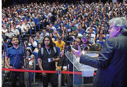 Governo do Estado empossa mil novos professores da Rede Estadual de Ensino