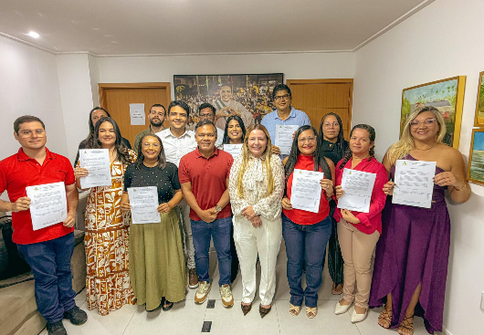 Prefeitura de Bayeux empossa novos professores aprovados em concurso público