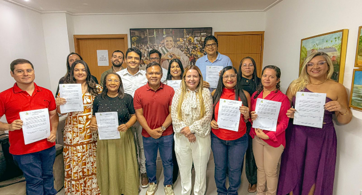 Prefeitura de Bayeux empossa novos professores aprovados em concurso público