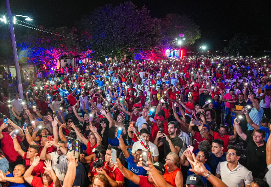 Cícero é recebido por multidão em Mogeiro em ato de adesão do prefeito Antônio Ferreira