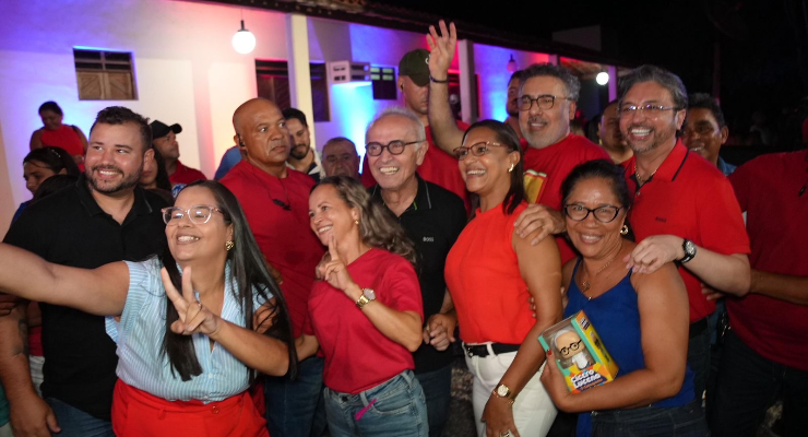 Cícero é recebido por multidão em Mogeiro em ato de adesão do prefeito Antônio Ferreira